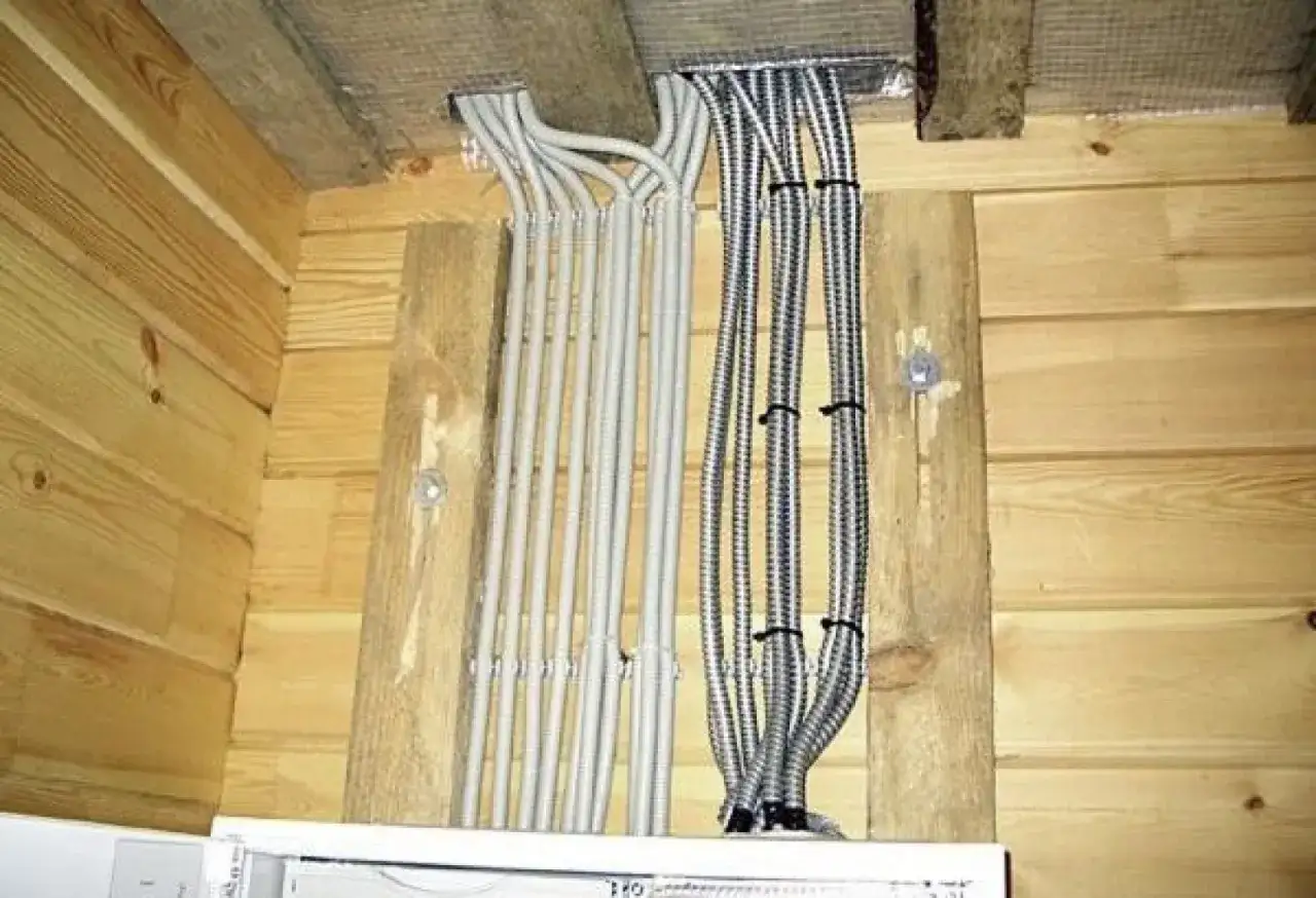 Instalacja elektryczna w domu drewnianym - Jak to zrobić dobrze?